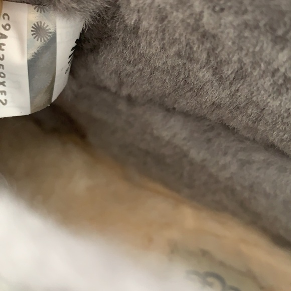 UGG Kallen genuine shearling line bootie slipper - Picture 13 of 15